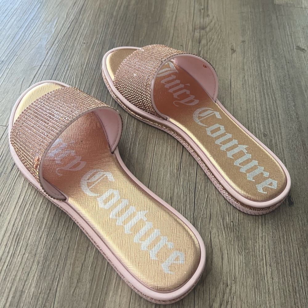 ✨Juicy Couture Sandals SIZE 7✨
